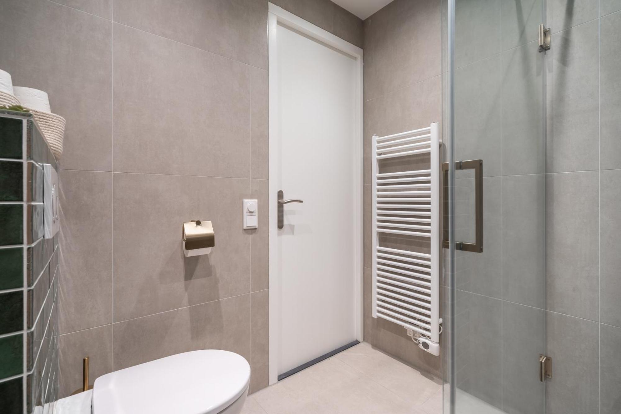 Luxury Fully Equipped Studio - Centrally Located Apartamento Huizen Exterior foto