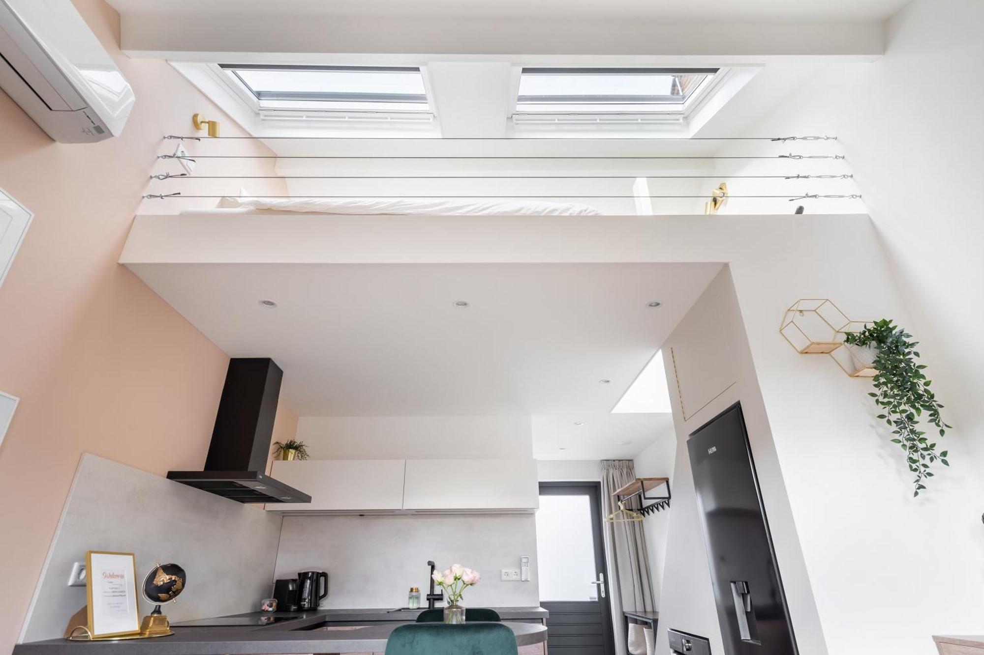 Luxury Fully Equipped Studio - Centrally Located Apartamento Huizen Exterior foto