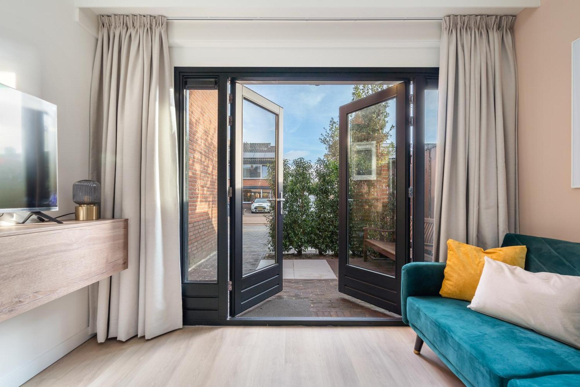 Luxury Fully Equipped Studio - Centrally Located Apartamento Huizen Exterior foto