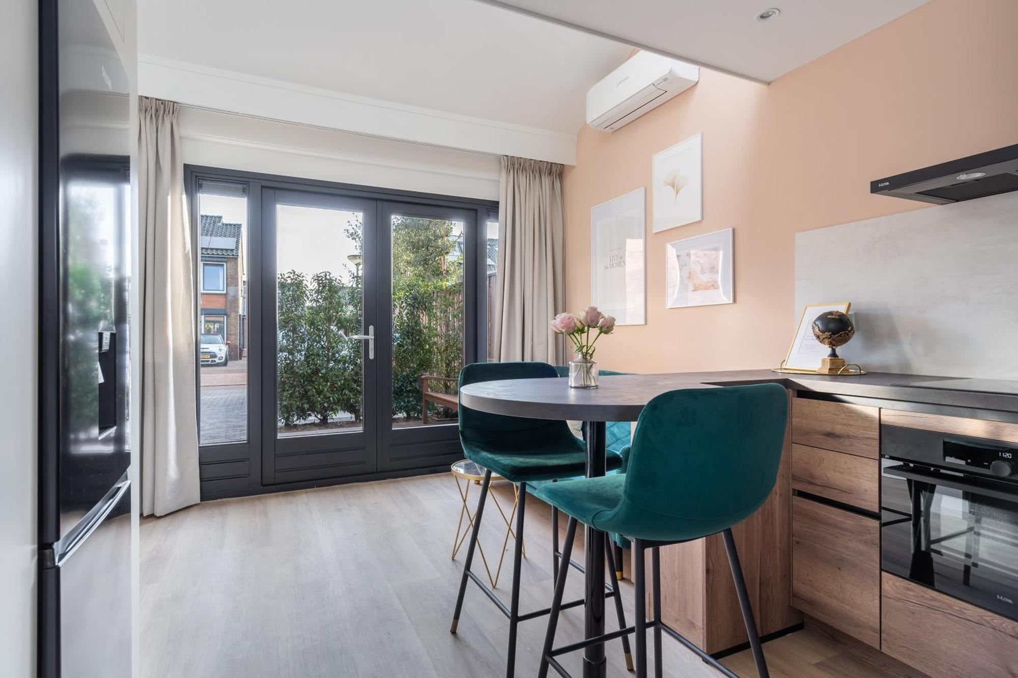 Luxury Fully Equipped Studio - Centrally Located Apartamento Huizen Exterior foto