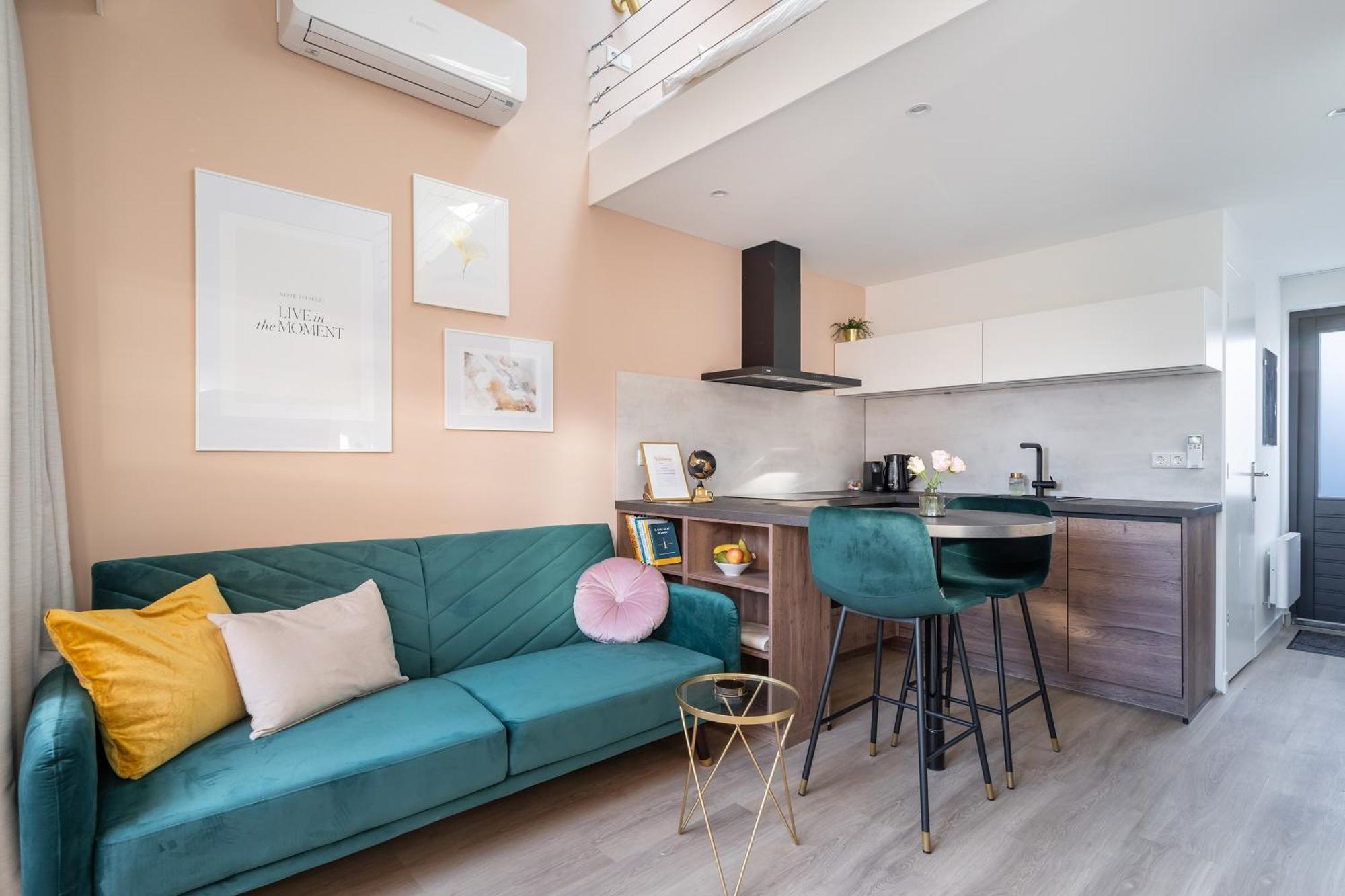 Luxury Fully Equipped Studio - Centrally Located Apartamento Huizen Exterior foto